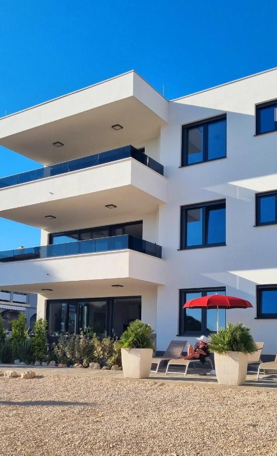 Dinary Apartman Vir Exterior foto